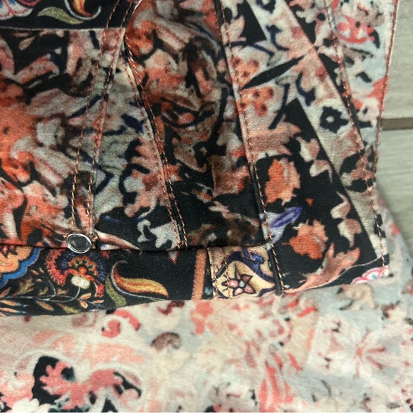 BEBE Pants - Picture 4 of 7